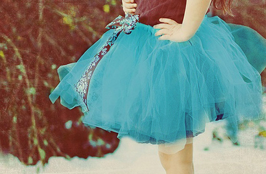 vestido azul menina