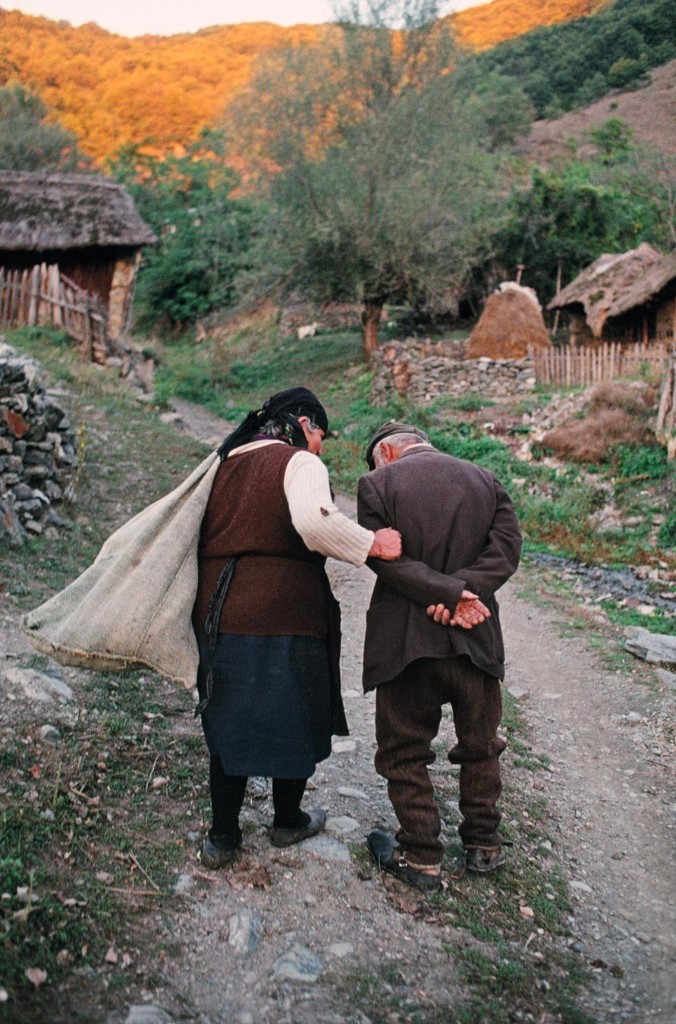 A husband and wife return home after working in their corn fields, Gostivar, Macedonia, 1989, YUGOSLAVIA-10057