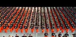 Prison’s flash mob. Michel Jackson’s song (its realy nice)
