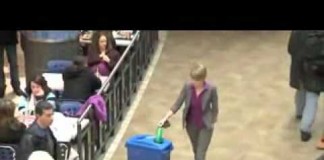 Atitude é tudo (FlashMob) Atitude é tudo (FlashMob)