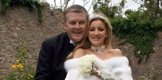 O CASAL QUE REATOU O ROMANCE DEPOIS DE QUE ELA DESCOBRIU UMA CARTA DE AMOR ESCRITA 10 ANOS ATRÁS O CASAL QUE REATOU O ROMANCE DEPOIS DE QUE ELA DESCOBRIU UMA CARTA DE AMOR ESCRITA 10 ANOS ATRÁS