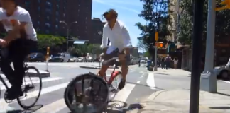 Ciclista protesta contra ciclovias bloqueadas por carros
