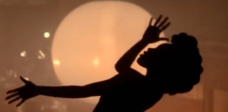 Noisettes – Never Forget You (show!)