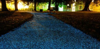 Caminho das estrelas: novo pavimento absorve luz do dia e ilumina a noite.