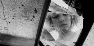 “Cultivemos flores, não parasitas”  por Adriana Vitória