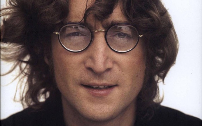“33 anos sem o visionarismo de Lennon”, por Claudia Antunes