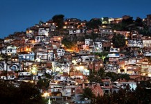 Vejam o que acontece quando combinamos a street art de JR e os textos de Joilson Kariri Vejam o que acontece quando combinamos a street art de JR e os textos de Joilson Kariri