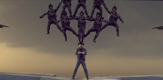 Chuck Norris mostra a Van Damme como se faz (a melhor paródia)