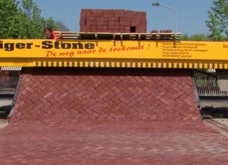  Máquina fantástica de fazer calçadas (muito curioso)