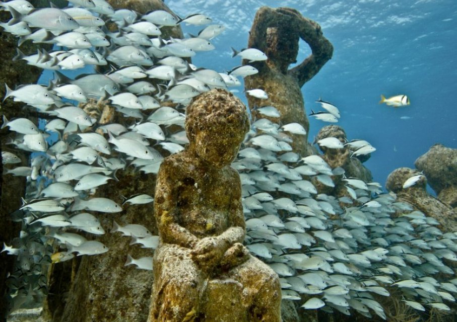 contioutra.com - Conheça uma das 25 Maravilhas do Mundo atual: As esculturas subaquáticas de Jason deCaíres Taylor