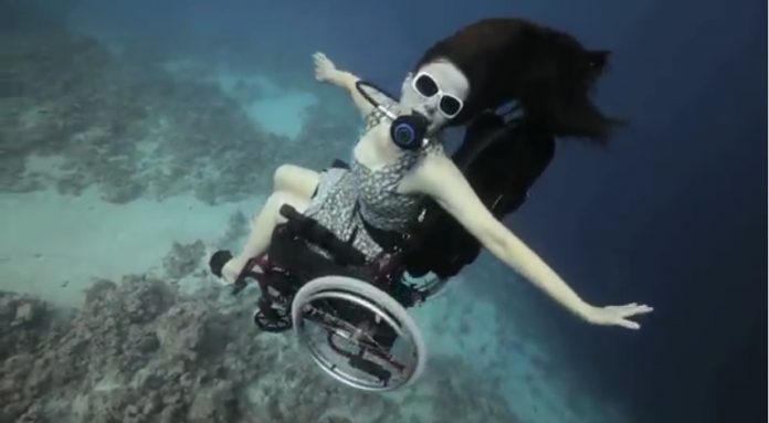 Mergulhando com uma cadeira de rodas- uma belíssima lição de vida