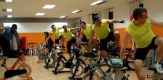 Uma aula de spinning assim você nunca viu!!! Que loucura! Uma aula de spinning assim você nunca viu!!! Que loucura!