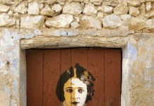 Quando portas transformam-se em galerias de arte a céu aberto