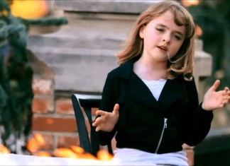 Com 10 anos essa menina canta música de Adele e surpreende pela voz e interpretação!