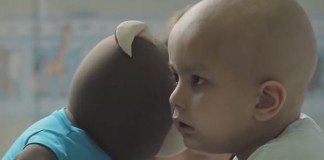 Veja como um urso de pelúcia e uma ideia brilhante estão mudando a rotina de crianças com câncer