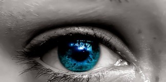 Sentimentos diferentes produzem lágrimas diferentes. Impressionante!