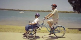 Apesar do Alzheimer, esse homem ainda leva sua amada para passear de bicicleta