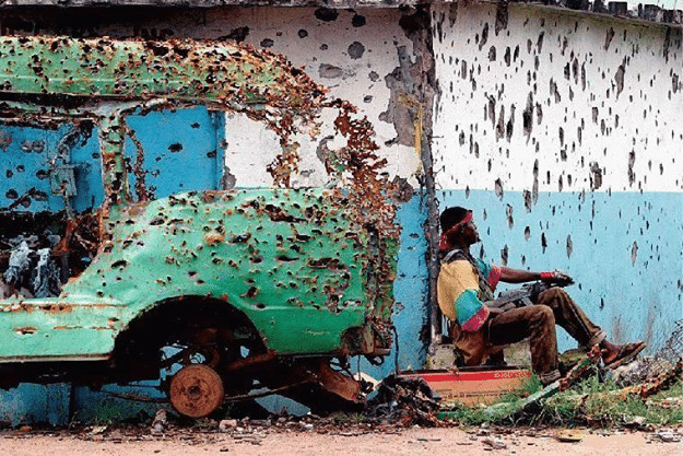 contioutra.com - Qual o sentido da guerra? Imagens das &uacute;ltimas d&eacute;cadas que v&atilde;o partir seu cora&ccedil;&atilde;o...