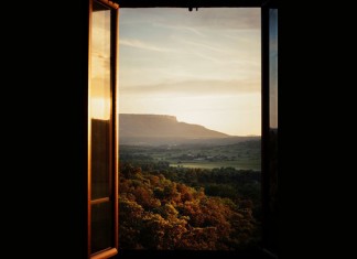 HOJE, É AMAR- por Carlos Lobato