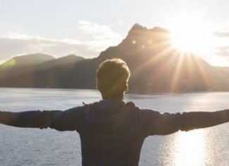 A inesperada idade em que as pessoas dizem que são mais felizes