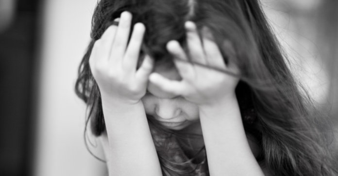 8 dicas para estragar emocionalmente seus filhos (um alerta)