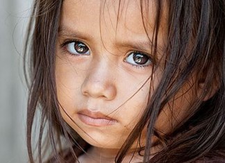 10 pequenos hábitos que ROUBAM a sua felicidade