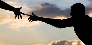 Como auxiliar alguém com problemas psicológicos a buscar ajuda?