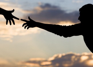 Como auxiliar alguém com problemas psicológicos a buscar ajuda?