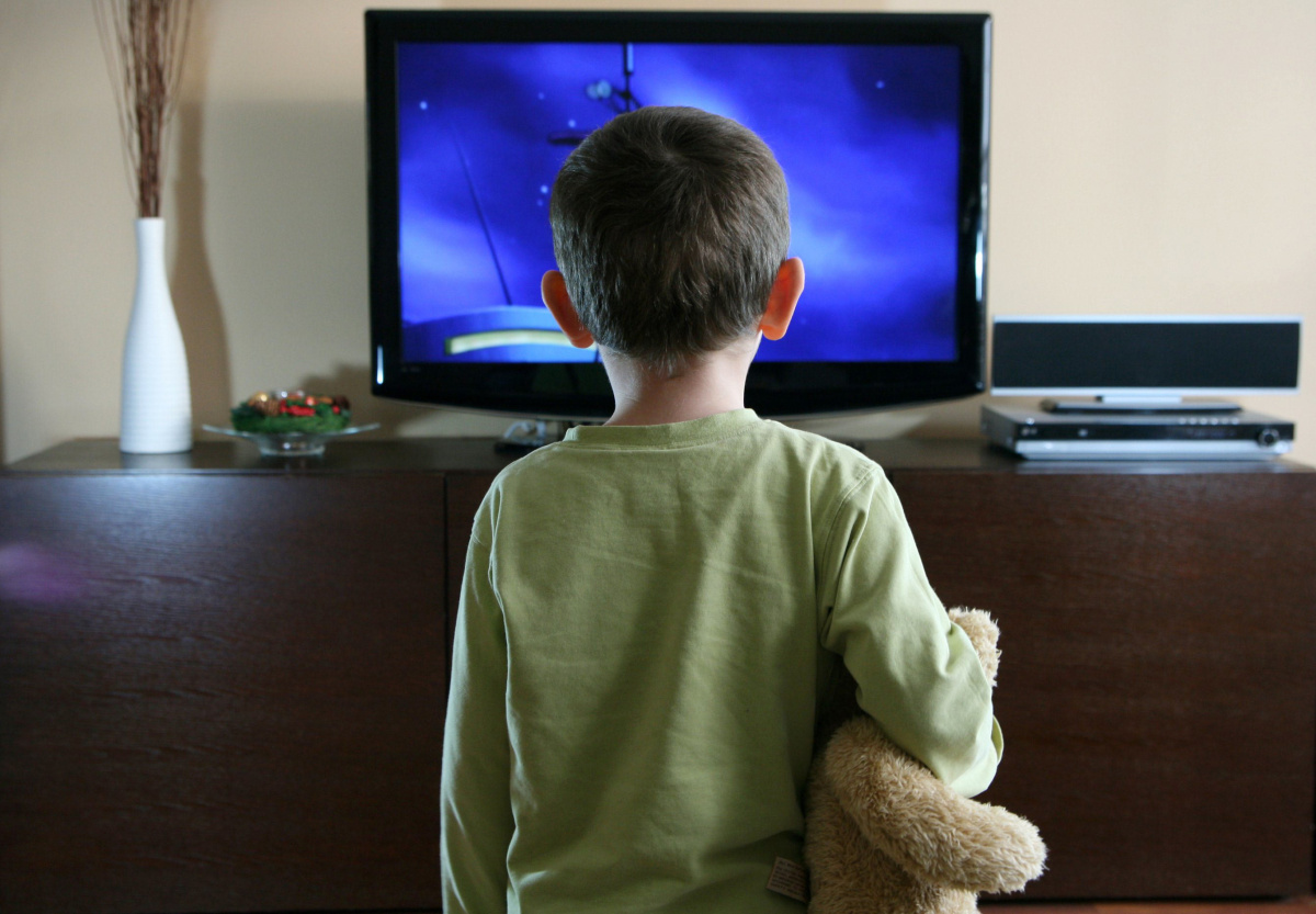 contioutra.com - 5 dicas para lidar com a TV na educação do seu filho