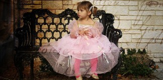 – Conta outra vez? Quem nunca ouviu essa frase de uma criança que acabou de ouvir um conto!