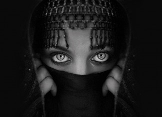 Já me apaixonei por quatrocentos e cinquenta mil olhos