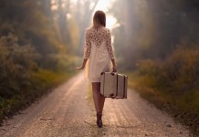 Em um mundo de extremos, caminho do meio é estrada deserta. Em um mundo de extremos, caminho do meio é estrada deserta.