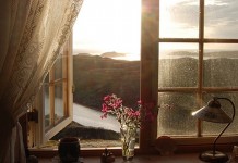 Do outro lado da janela – uma crônica de domingo Do outro lado da janela – uma crônica de domingo