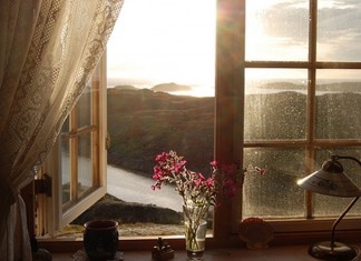 Do outro lado da janela – uma crônica de domingo