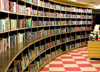 O sucesso dos livros de autoajuda e a tendência à repetição psicanalítica