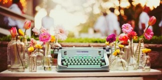 – “Dotora”, a senhora sabe fazer o “a”? – “Dotora”, a senhora sabe fazer o “a”?