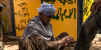 Ela se passou por homem durante 42 anos para poder trabalhar e sustentar a filha