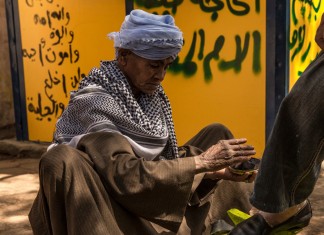 Ela se passou por homem durante 42 anos para poder trabalhar e sustentar a filha