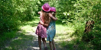 Amigo de verdade é melhor do que bolo de chocolate