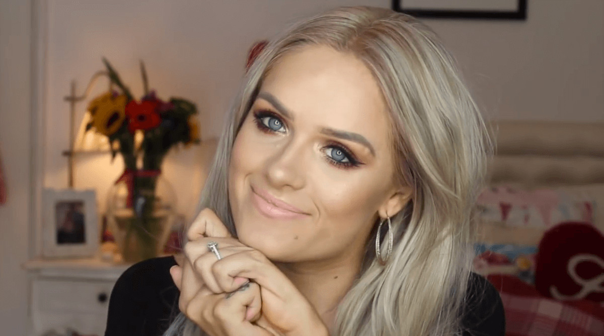 contioutra.com - Youtuber de beleza surpreende e emociona seguidores ao revelar ser tetrapl&eacute;gica
