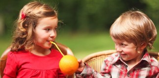 4 maneiras simples de estimular a generosidade entre crianças