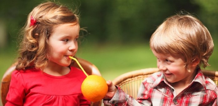 4 maneiras simples de estimular a generosidade entre crianças