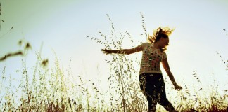 Tom Jobim estava errado: é possível ser feliz sozinho, diz estudo Tom Jobim estava errado: é possível ser feliz sozinho, diz estudo