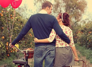 Ninguém precisa ser grosseiro para ser sincero. Gentileza é bom e todo mundo gosta.