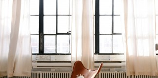 Não esconda a vida atrás de uma cortina! Não esconda a vida atrás de uma cortina!