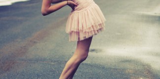 Filha, eu não a quero princesa. Você pode ser uma mulher de verdade! Filha, eu não a quero princesa. Você pode ser uma mulher de verdade!