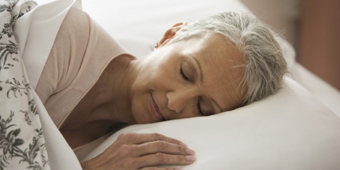 Quanto menos você dorme, mais rápido o seu cérebro envelhece