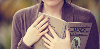 Status de relacionamento: Em um tórrido caso de amor literário