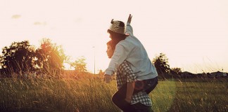 Quem espera uma vida fácil não precisa de um amor. Precisa ganhar na loteria.