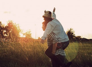 Quem espera uma vida fácil não precisa de um amor. Precisa ganhar na loteria.